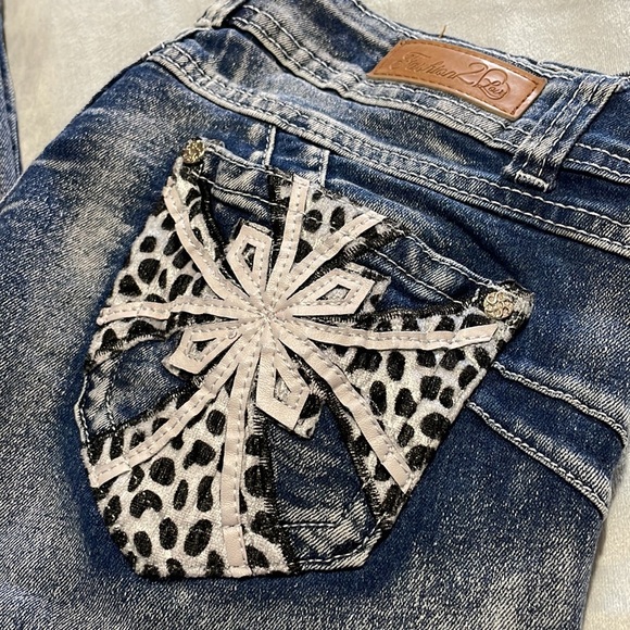 Fashion 2 Love Jeans - Picture 2 of 11
